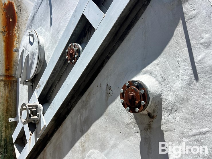 8,000-gallon-(approx.)-fiberglass-liquid-feed-storage-tank-image-14