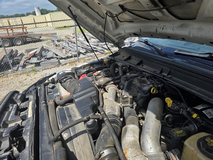 2011-ford-f550-image-63