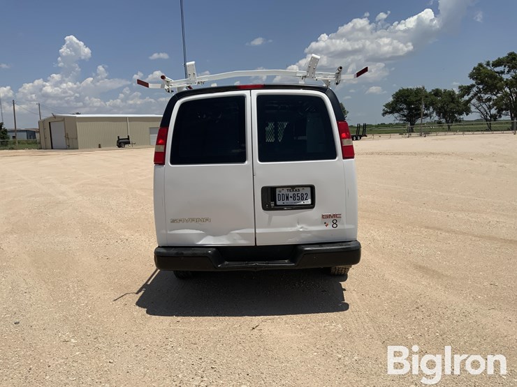 2014-utility-van-image-6