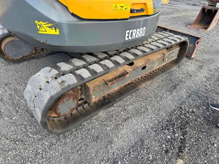 2017-volvo-ecr88d-image-32