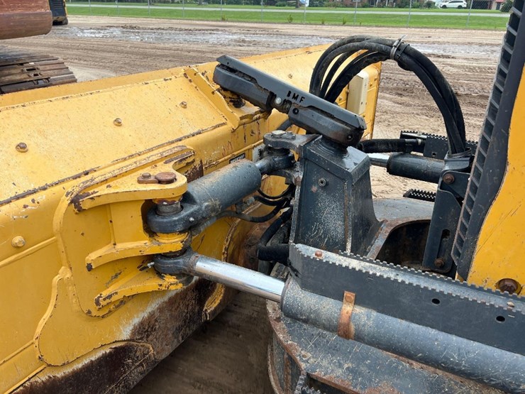 2016-deere-700k-lgp-image-27