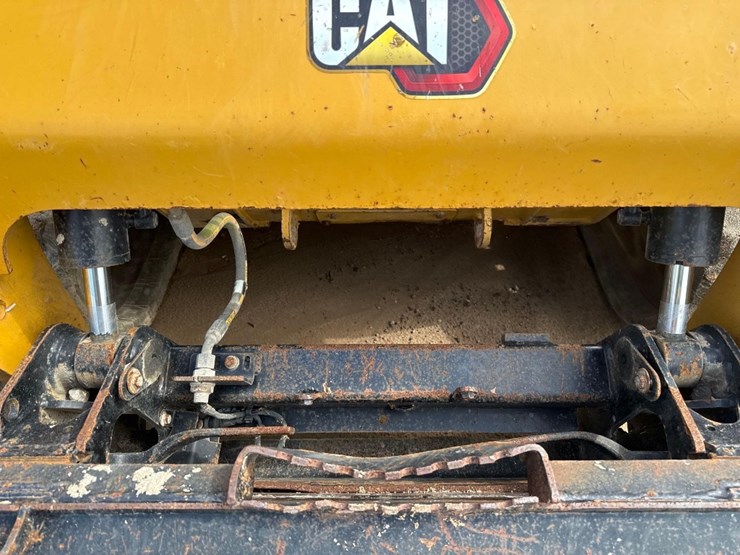 2020-caterpillar-289d3-image-21