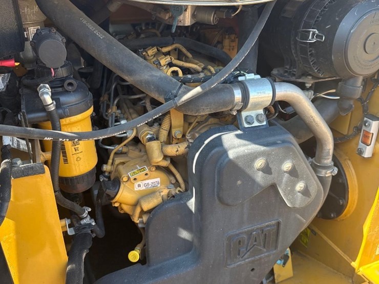 caterpillar-239d-image-14