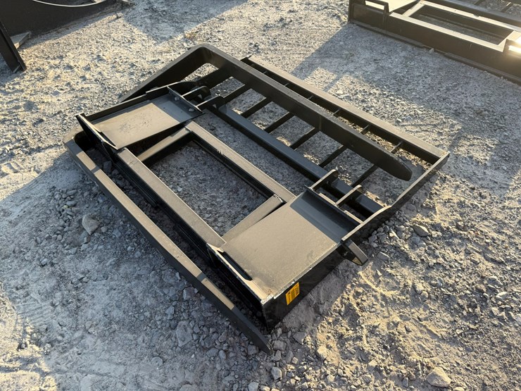 #2069-•-unused-58"-skid-steer-forks-inv#:-25096-image-1