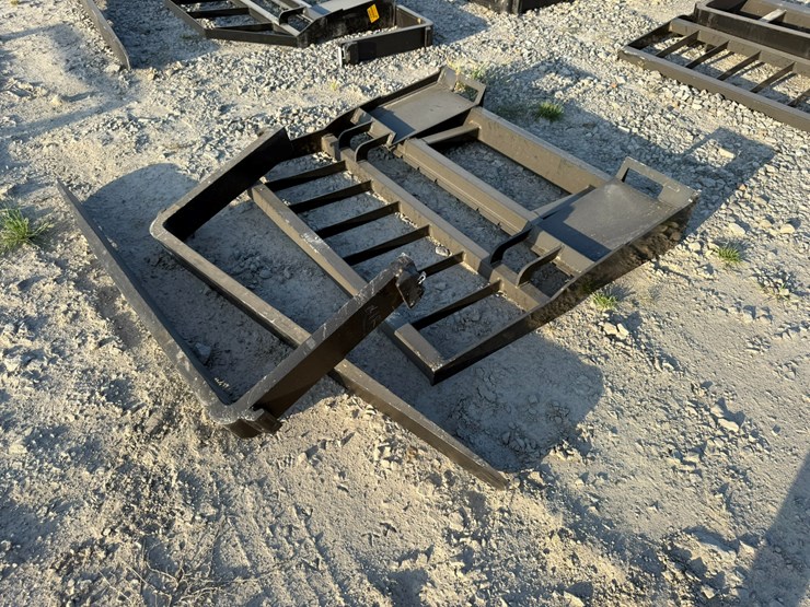 #2072-•-unused-58"-skid-steer-forks-inv#:-25095-image-3