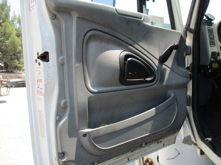 2005-international-durastar-4400-image-11