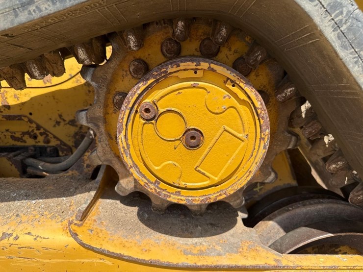 2021-caterpillar-259d3-image-10