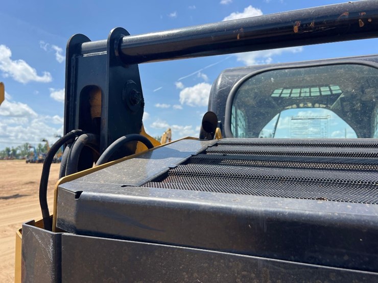 2019-caterpillar-259d-image-21