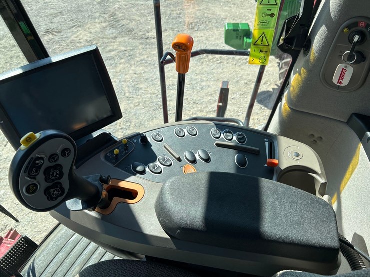 2014-case-ih-5140-image-33