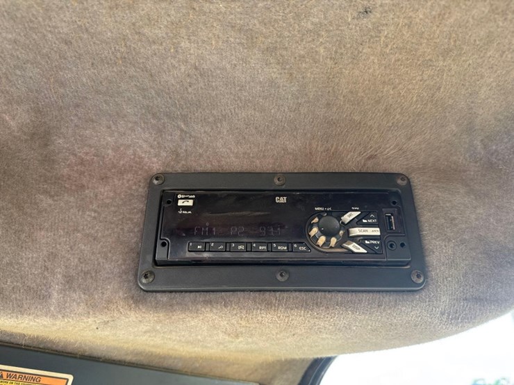 2015-caterpillar-745c-image-34