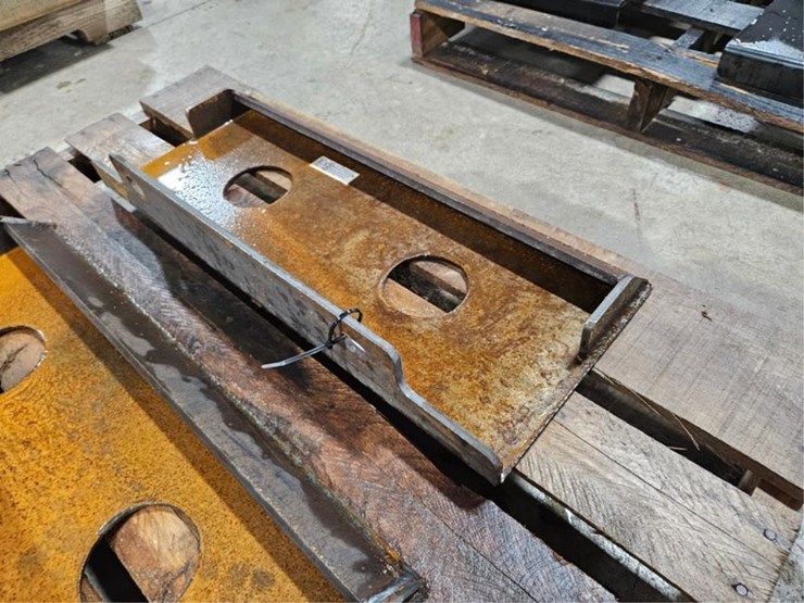 #401-•-new-kit-mini-skid-steer-face-plate-image-4