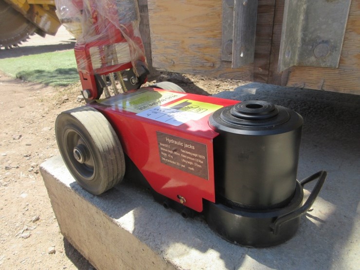 new-unused-2024-50t-2-air/hydraulic-floor-jack,-image-3