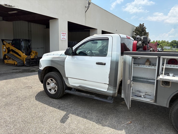2018-dodge-3500-image-12
