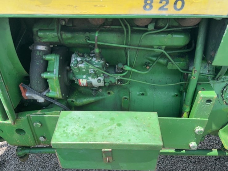 john-deere-820-image-16