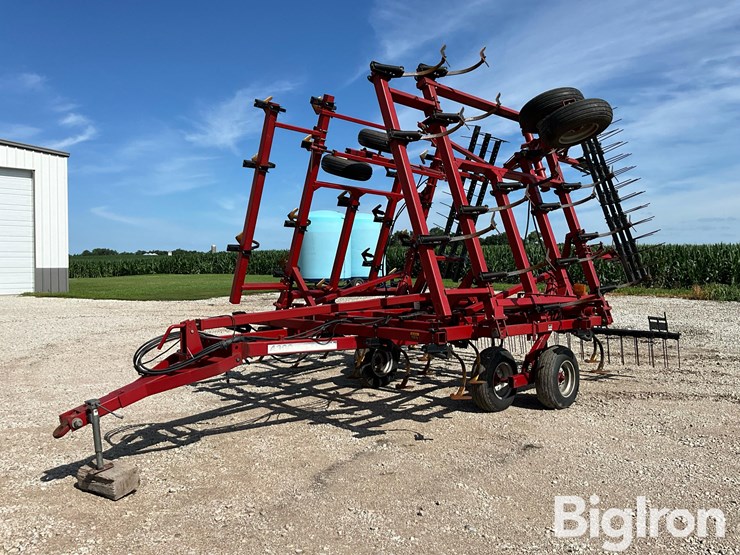 case-ih-4300-image-1
