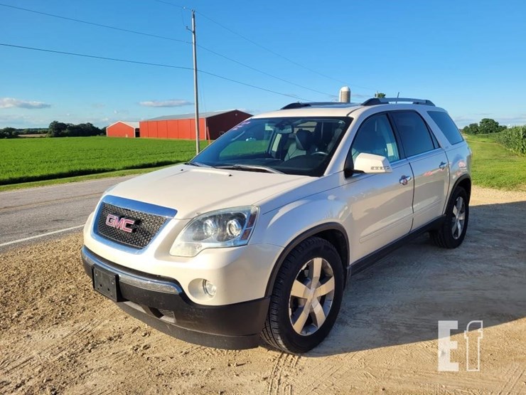 2011-gmc-acadia-image-2
