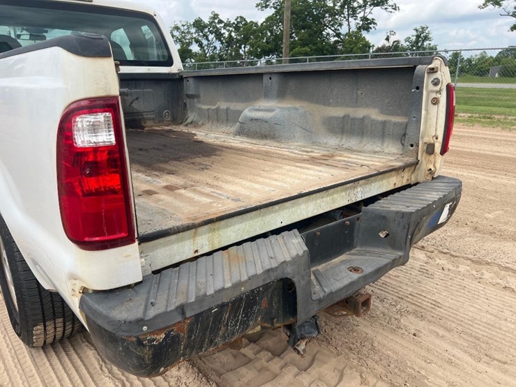 2008-ford-f250-xl-image-11