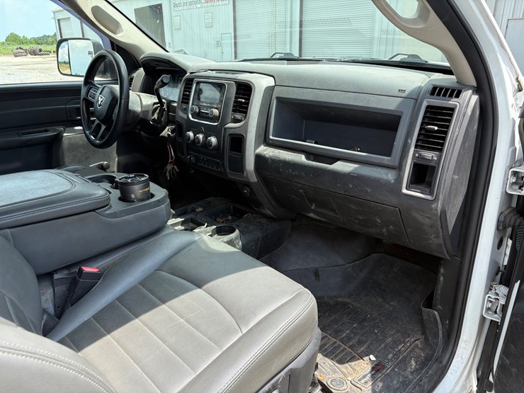 2018-dodge-3500-image-6