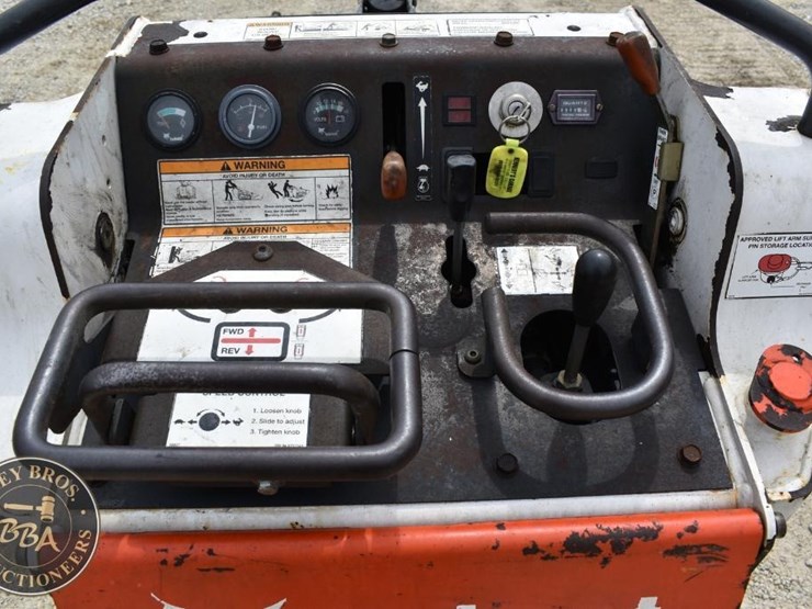 2005-bobcat-mt55-image-29