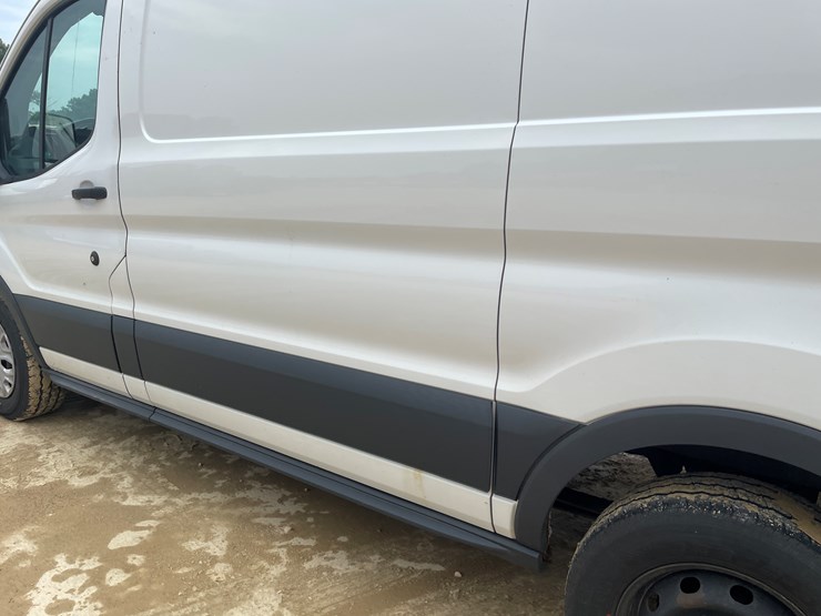 2015-ford-transit-image-33