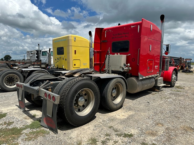 2003-peterbilt-379-image-3