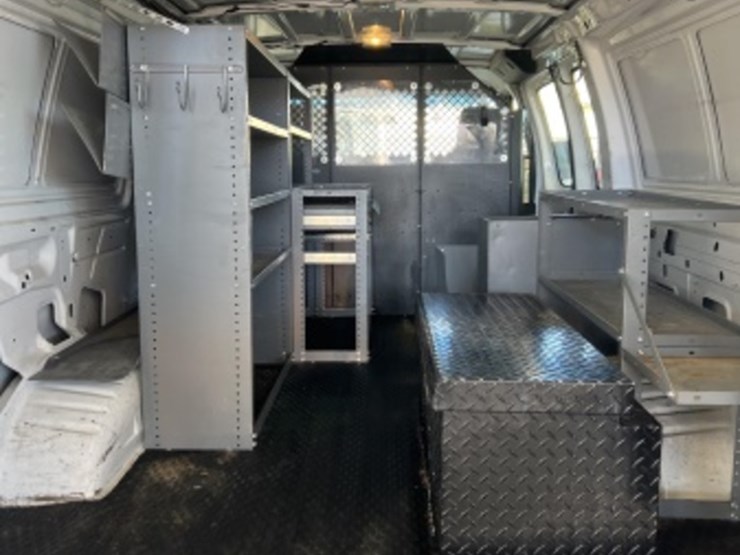 2012-ford-cargo-image-9