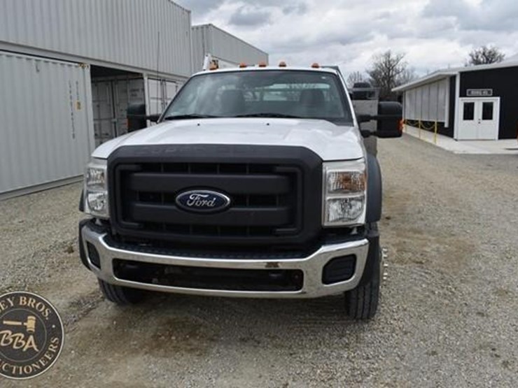 2013-ford-f550-image-25