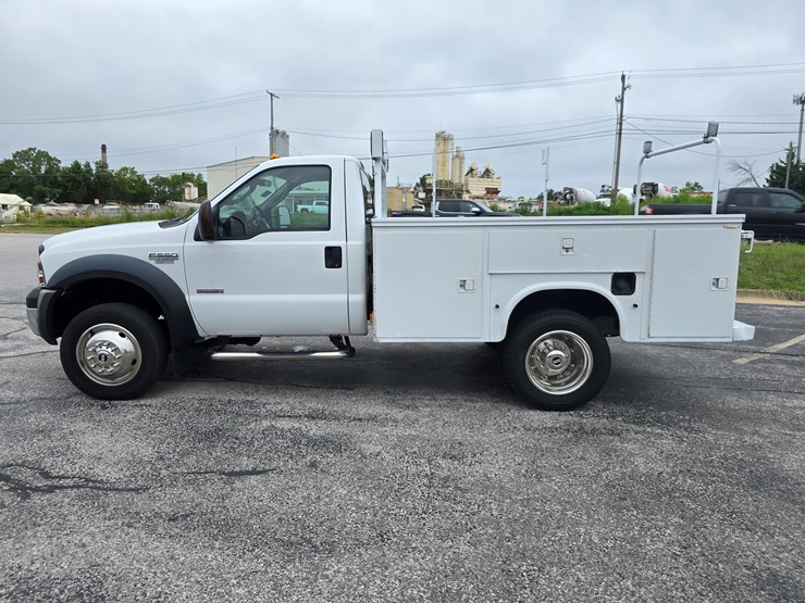 2007-ford-f550-image-10