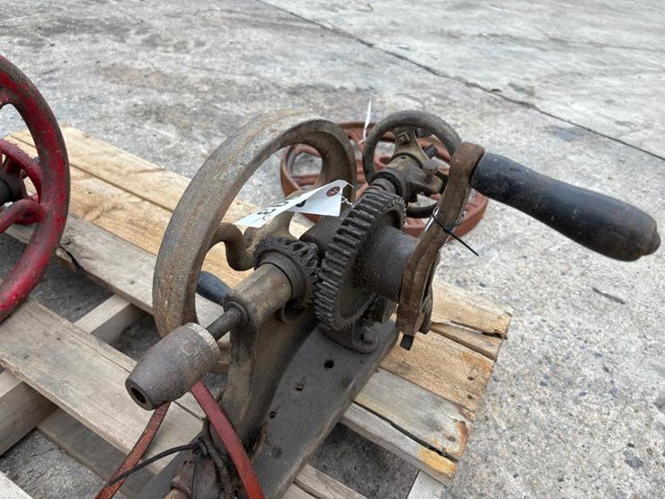 hand-crank-drill-press-image-3