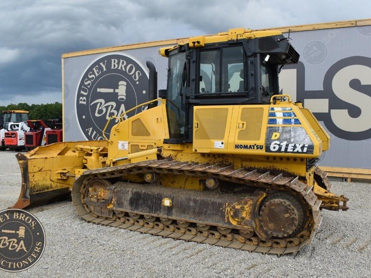 2015-komatsu-d61exi-23-image-3