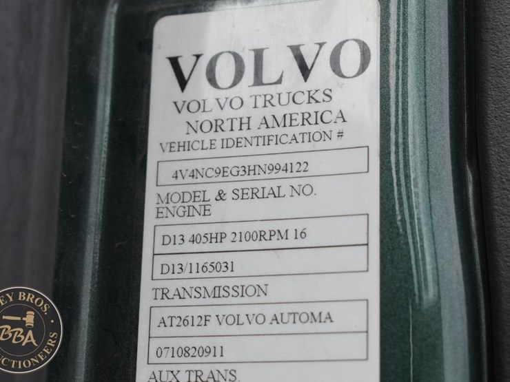 2017-volvo-vnl64t300-image-53
