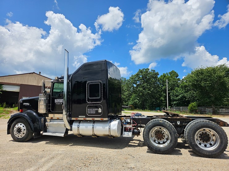 2000-kenworth-w900-image-10