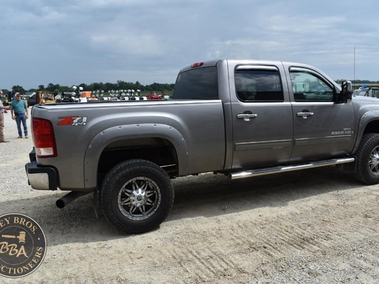 2007-gmc-sierra-2500-image-24