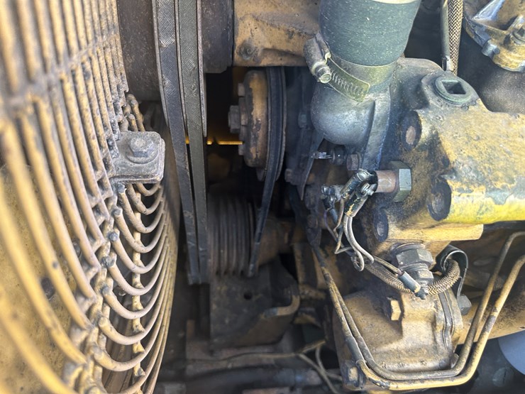 caterpillar-d4h-image-53