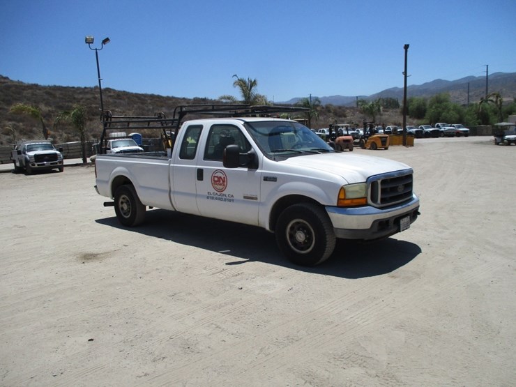 2004-ford-f250-xlt-image-2