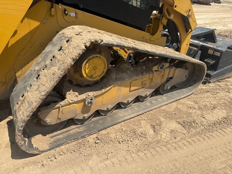 2021-caterpillar-289d3-image-13