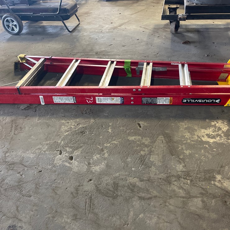 #73 • LOUISVILLE LADDER MAX REACH 10.5