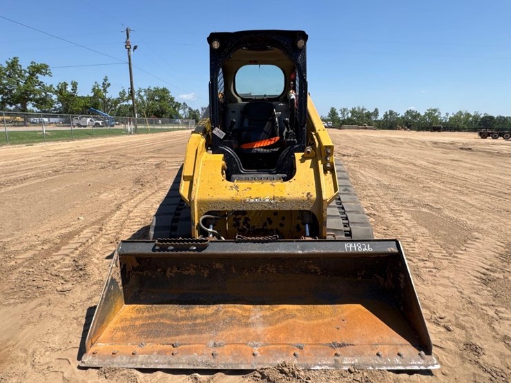 2020-caterpillar-279d3-image-3