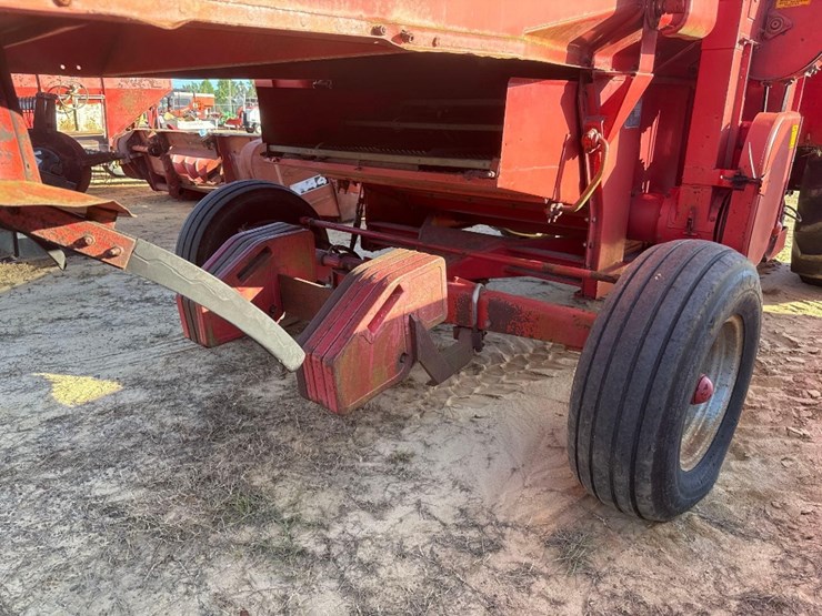 massey-ferguson-550-image-8