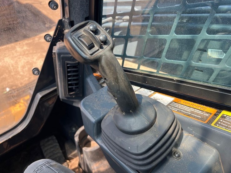 2023-deere-333g-image-29