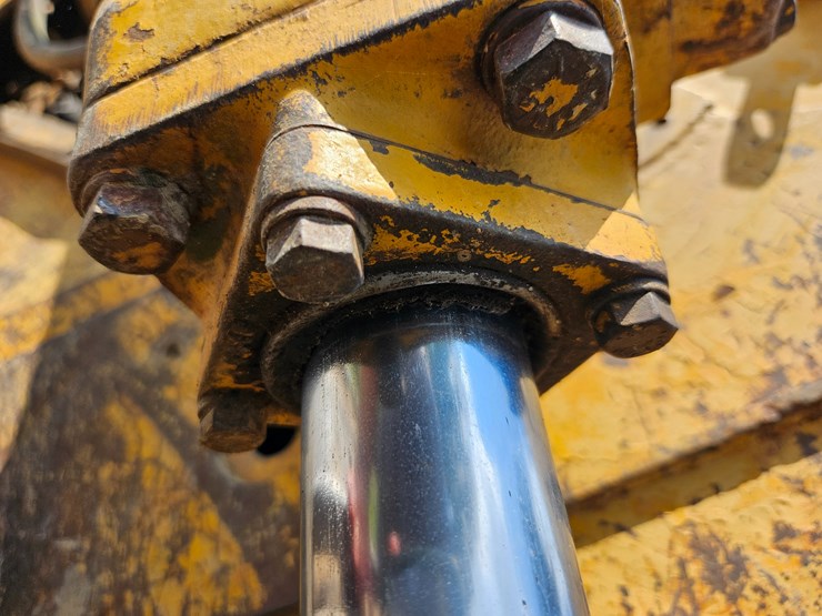 caterpillar-d4d-image-91