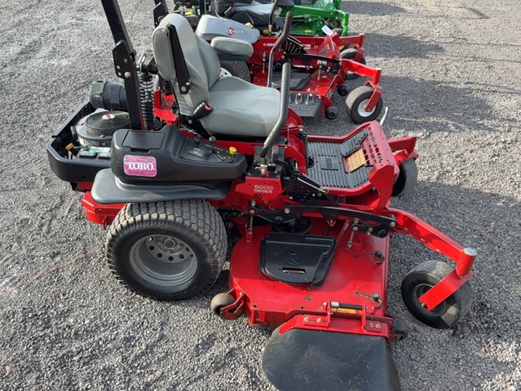 #3079-•-toro-z-master-zero-turn-lawn-mower-image-8