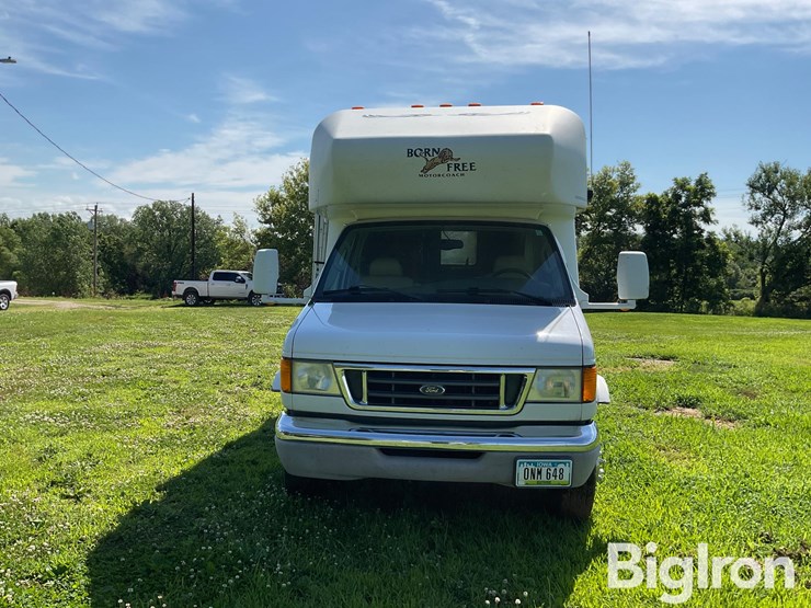 2004-ford-e450-image-2