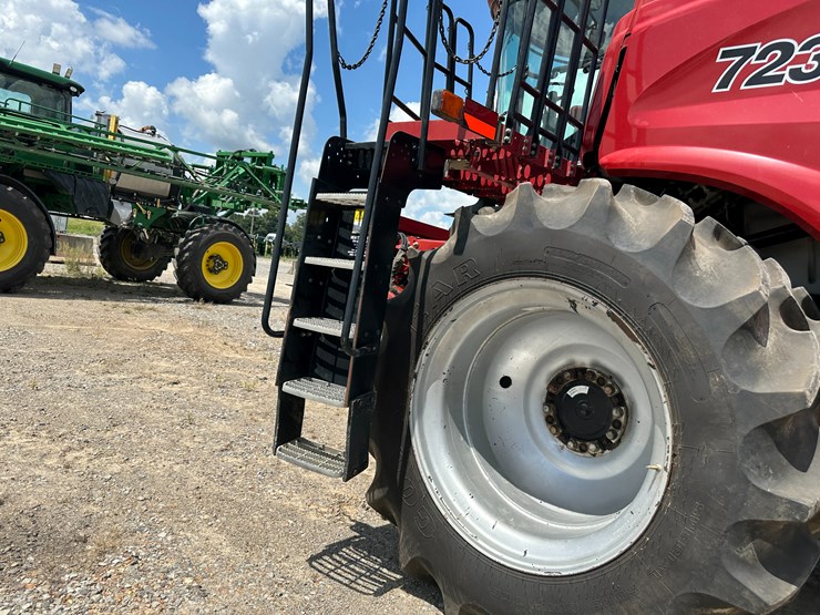 2012-case-ih-7230-image-26