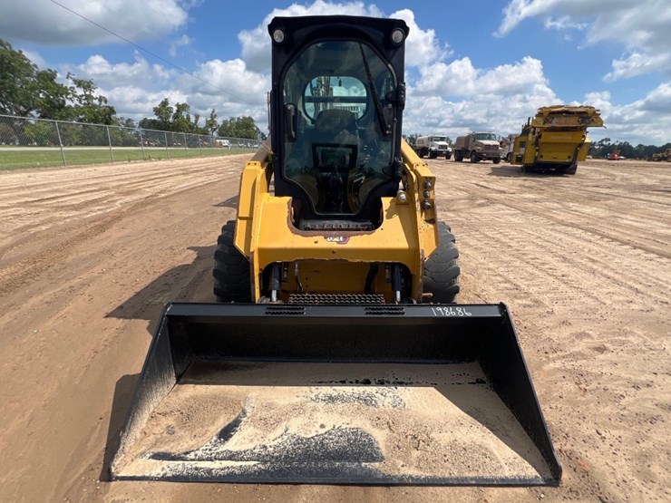 2020-caterpillar-242d3-image-7