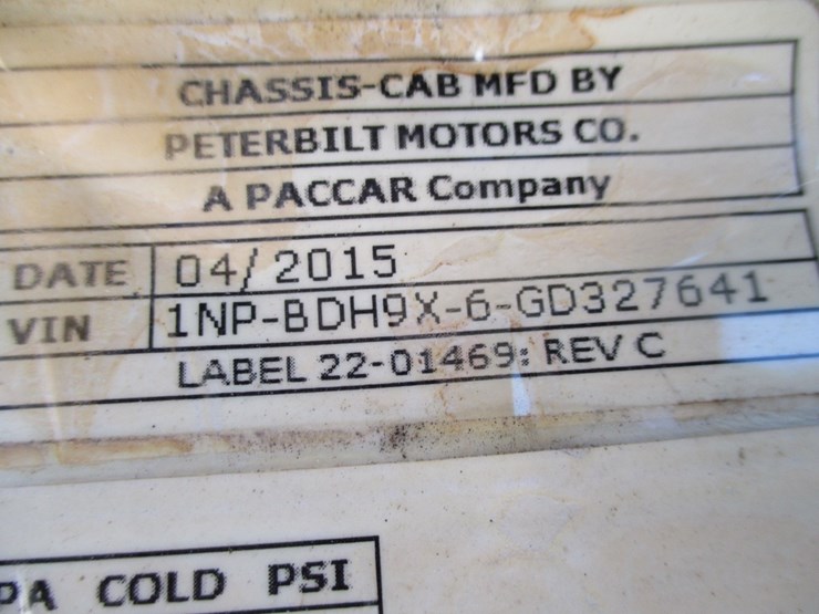 2016-peterbilt-579-image-23