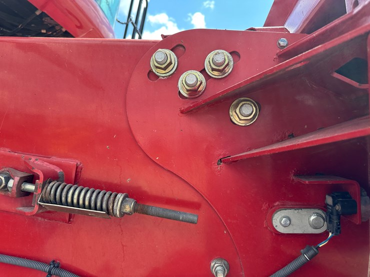 2012-case-ih-7230-image-67