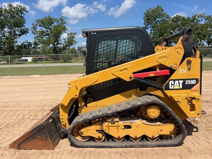 2015-caterpillar-259d-image-1