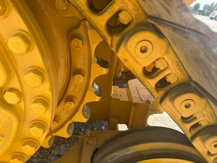 caterpillar-d4h-image-6