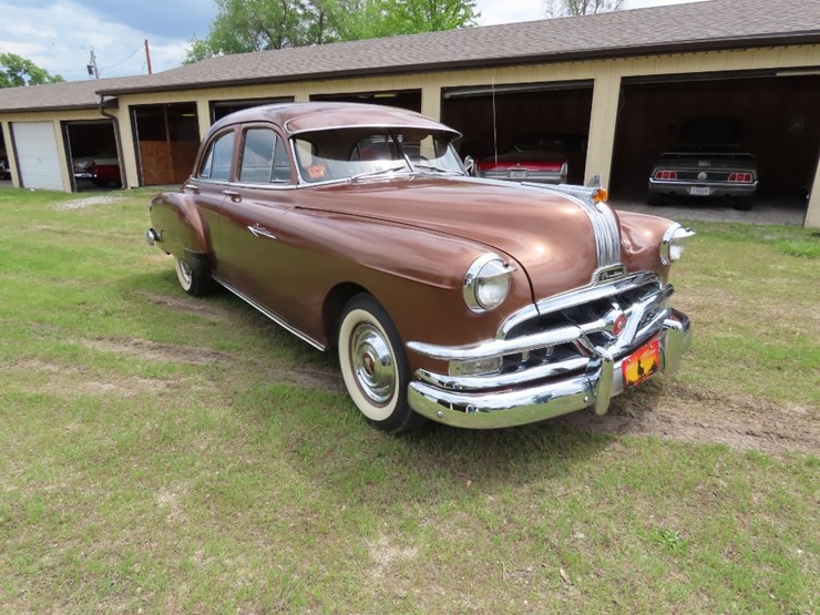1951-pontiac-8-4dr-sedan-image-4